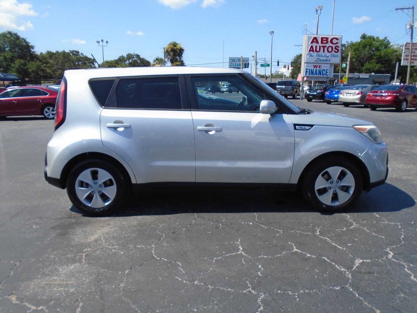 2014 SILVER /Grey Kia Soul + (KNDJP3A53E7) with an 2.0L L4 DOHC 16V engine, 6-Speed Automatic transmission, located at 6112 N Florida Avenue, Tampa, FL, 33604, (888) 521-5131, 27.954929, -82.459534 - Photo#2